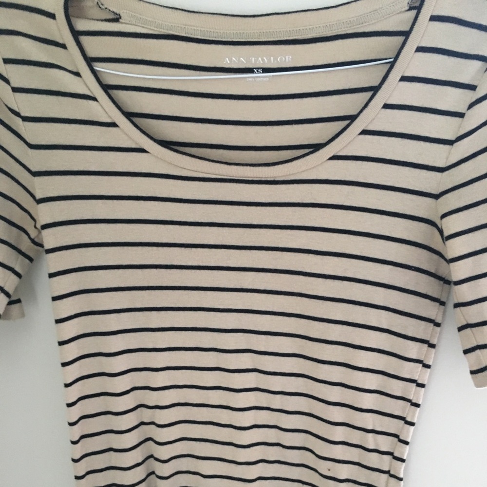 Ann Taylor tan black striped rounded tee size XS